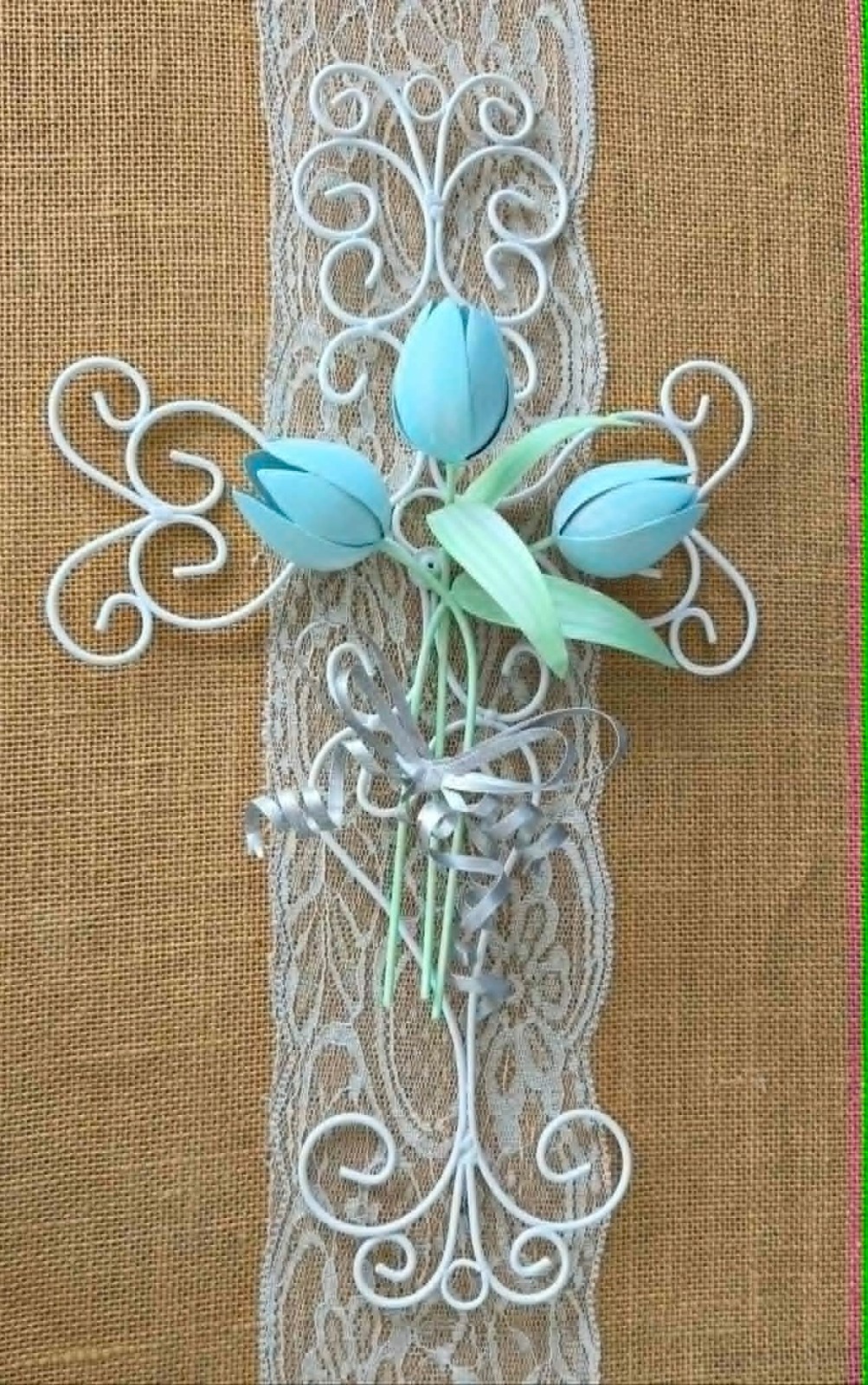 VTG Metal Art Curled Wire Cross w/Blue Tulips & Silver Bows Wall or Door Decor