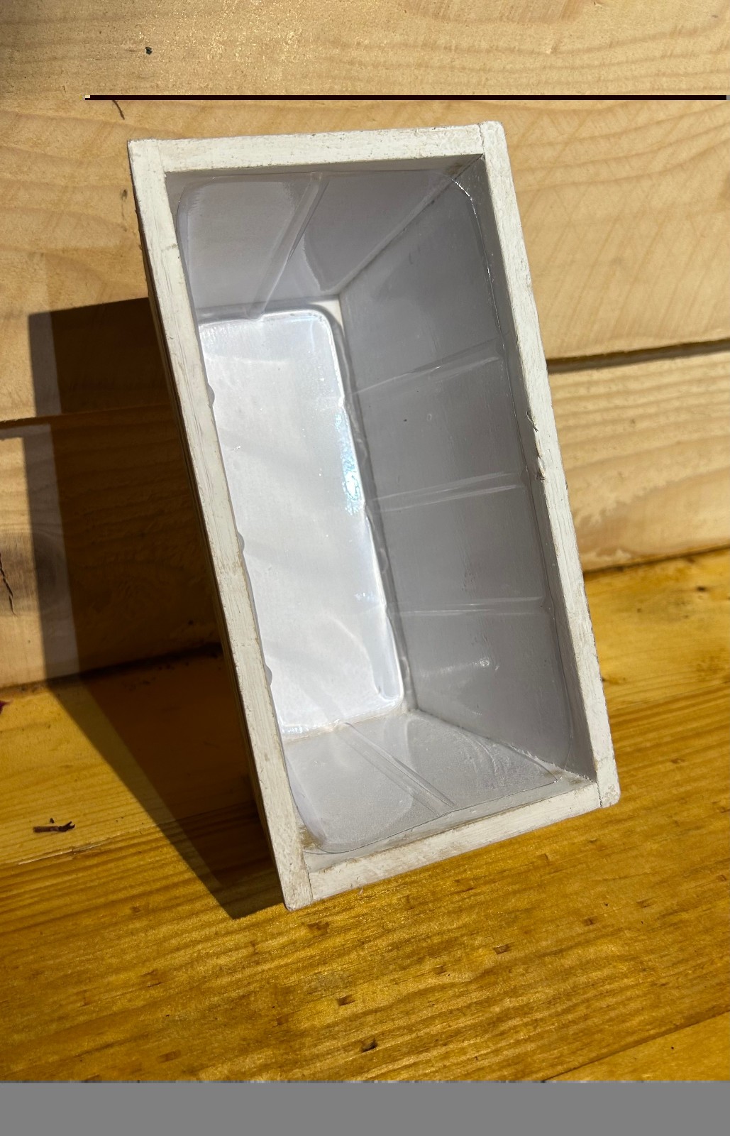 White Washed Wood Planter Window Box W/Plastic Liner 8″ x 4″ x 4″ no Plants