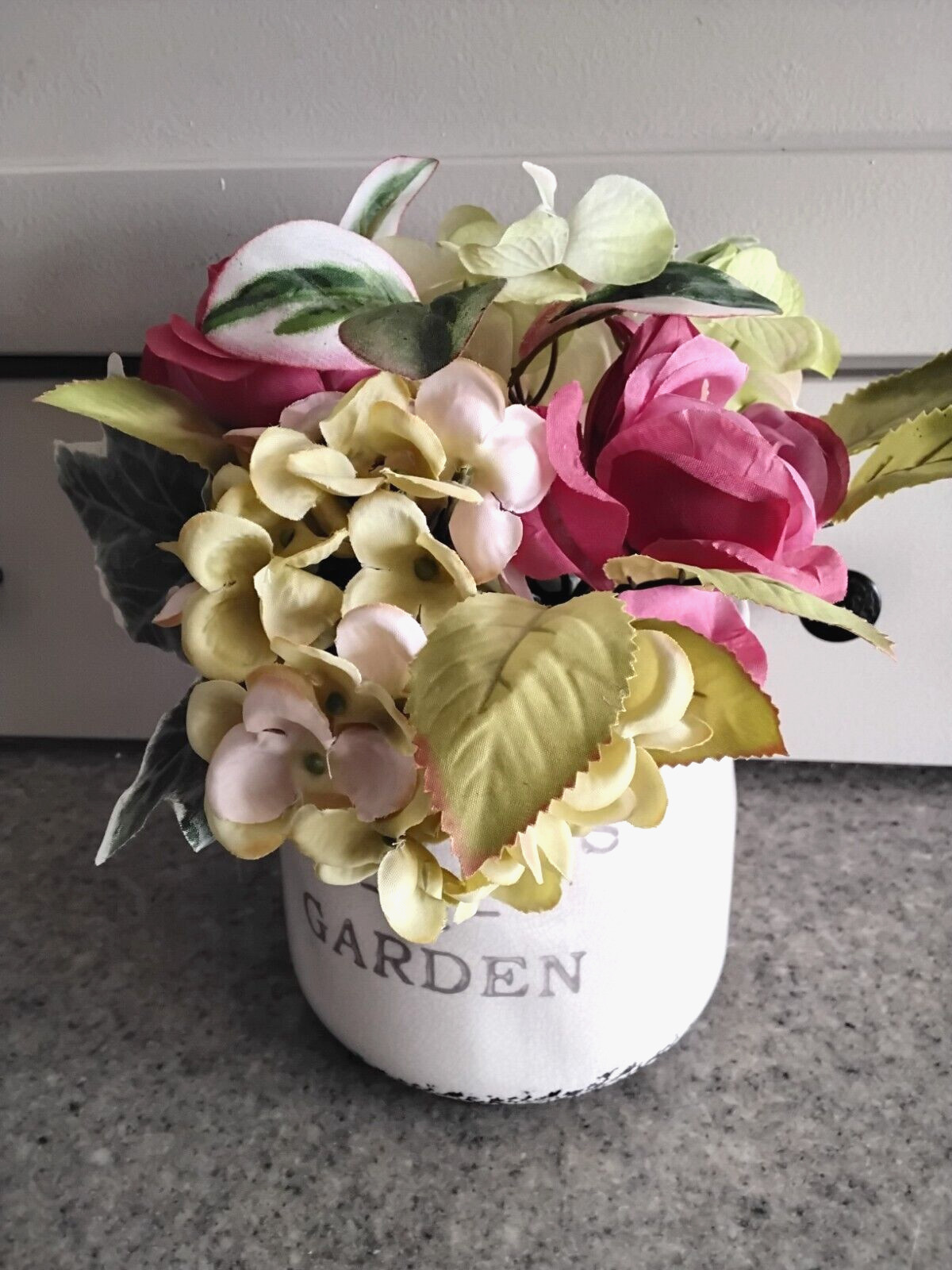 Artificial Roses and Hydrangeas in White Ceramic Pot Floral Centrepiece/Accent