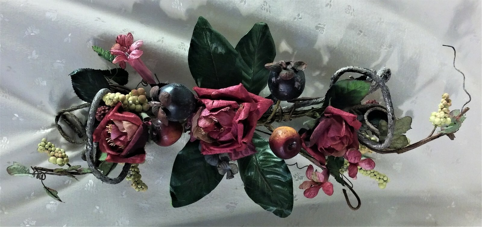 EUC 28″W Swag-Artificial Dark Pink Roses, Purple Fruit, Leaves & White Berries