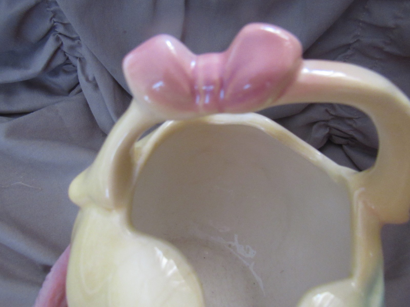 UNIQUE FLORAL DECORATED VASE, by HULL PORCELAIN POTTERY 6 1/2″