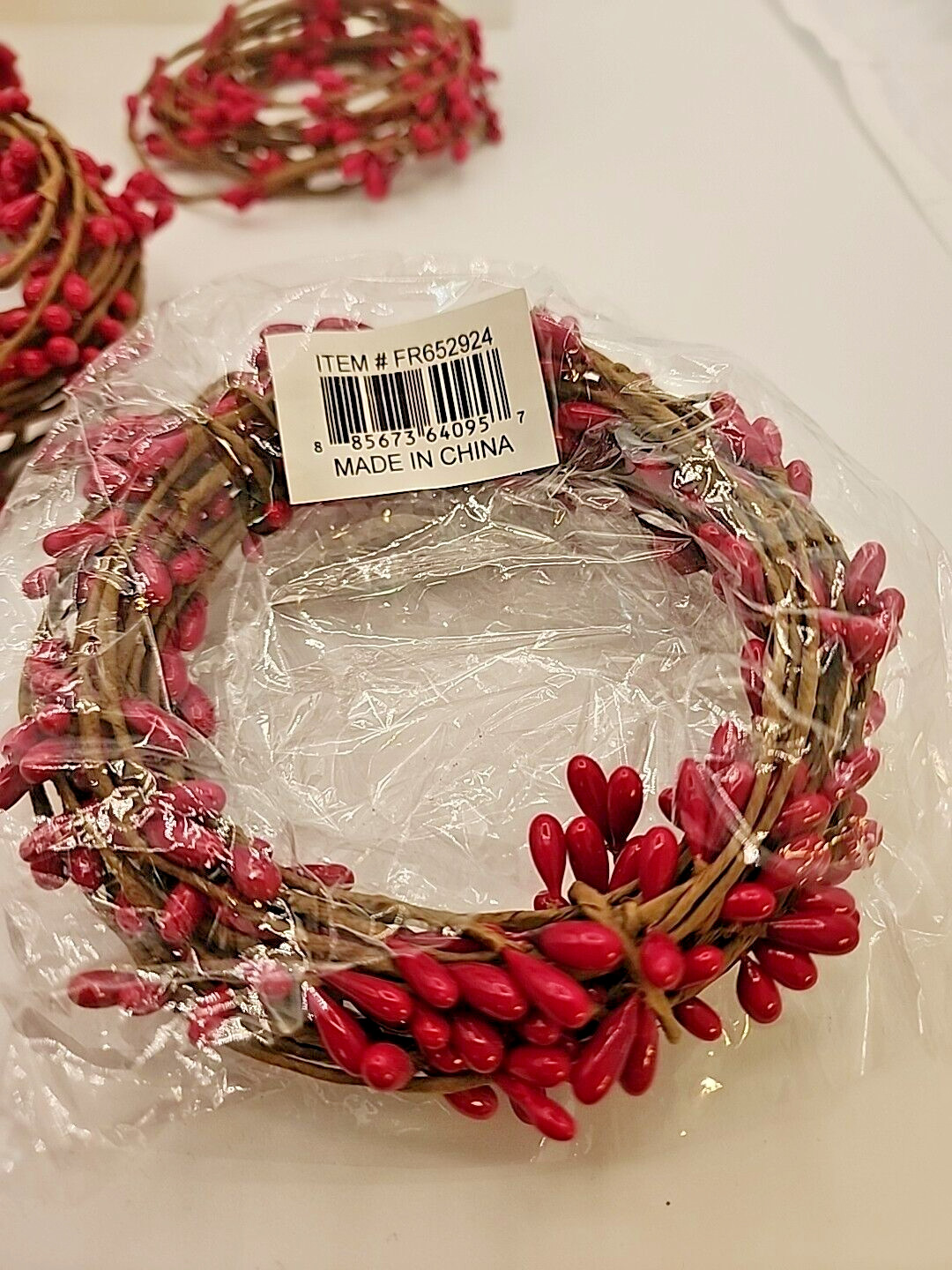 Primitive Pip Berry Garland ~ 18ft single ply roping ~ RED Seven Plus packages