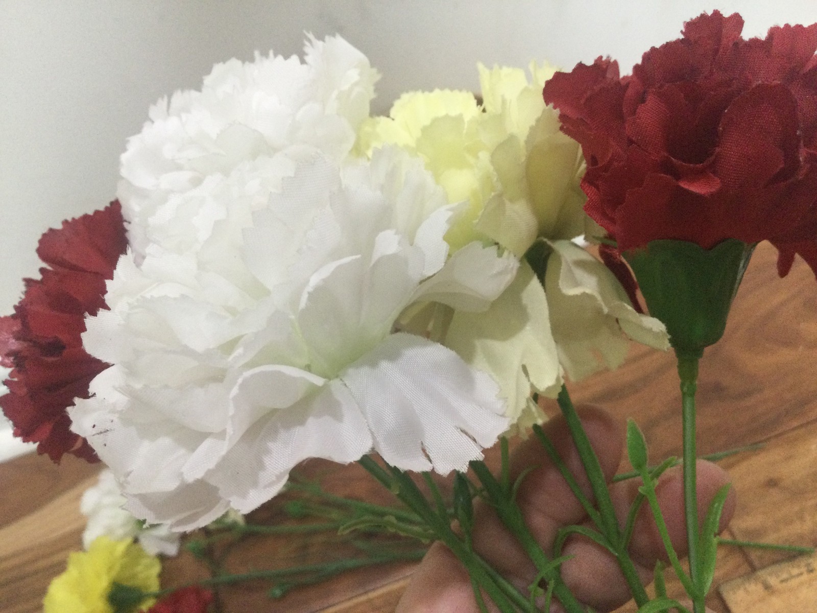 vtg CARNATION Artificial Flowers 8PCS Silk PLASTIC STEM 80’S