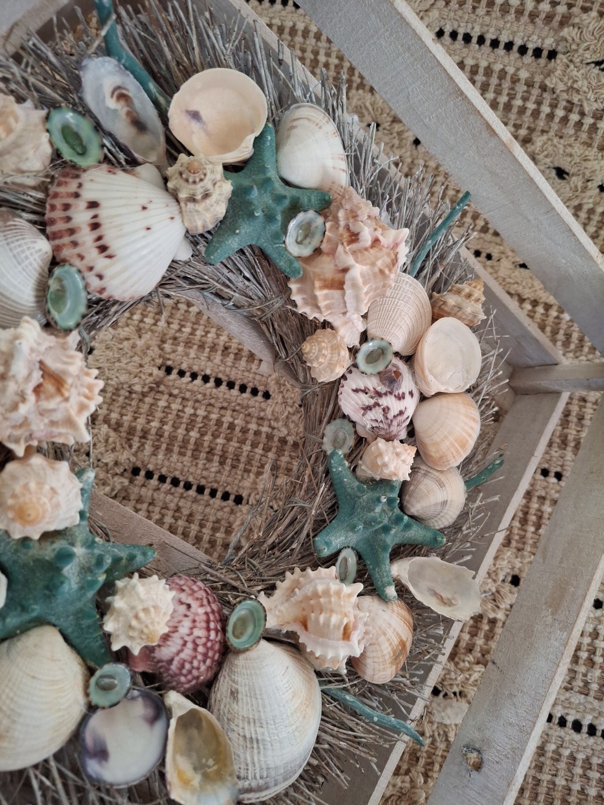 New In Crate Seashell Starfish Wreath “Shoreline” Luxury Home Decor Wall Hanging