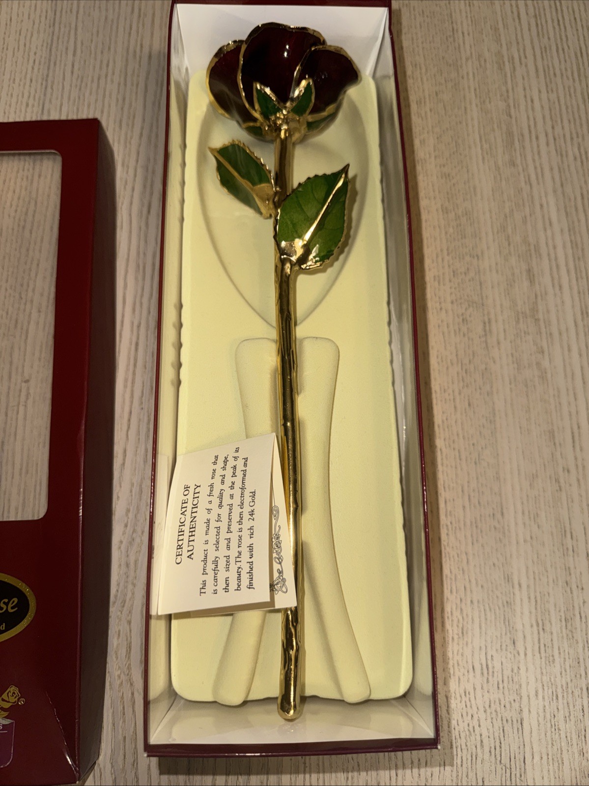 LIVING GOLD REAL ROSE DIPPED IN 24K YELLOW GOLD BOXED
