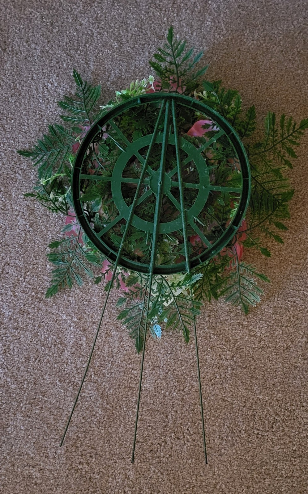 Wreath Artificial Flower Free Standing Decoration Indoor/Outdoor Asstd Color NWT
