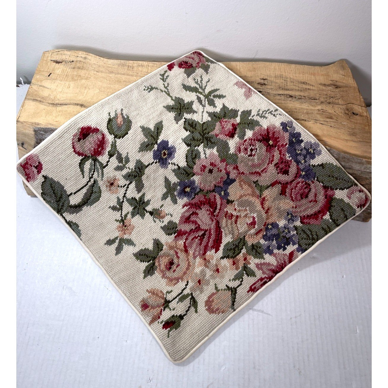 NEW Needlepoint Pillow Cover Floral Pink/Green Multi Roses 15″ Cream Velvet Zip