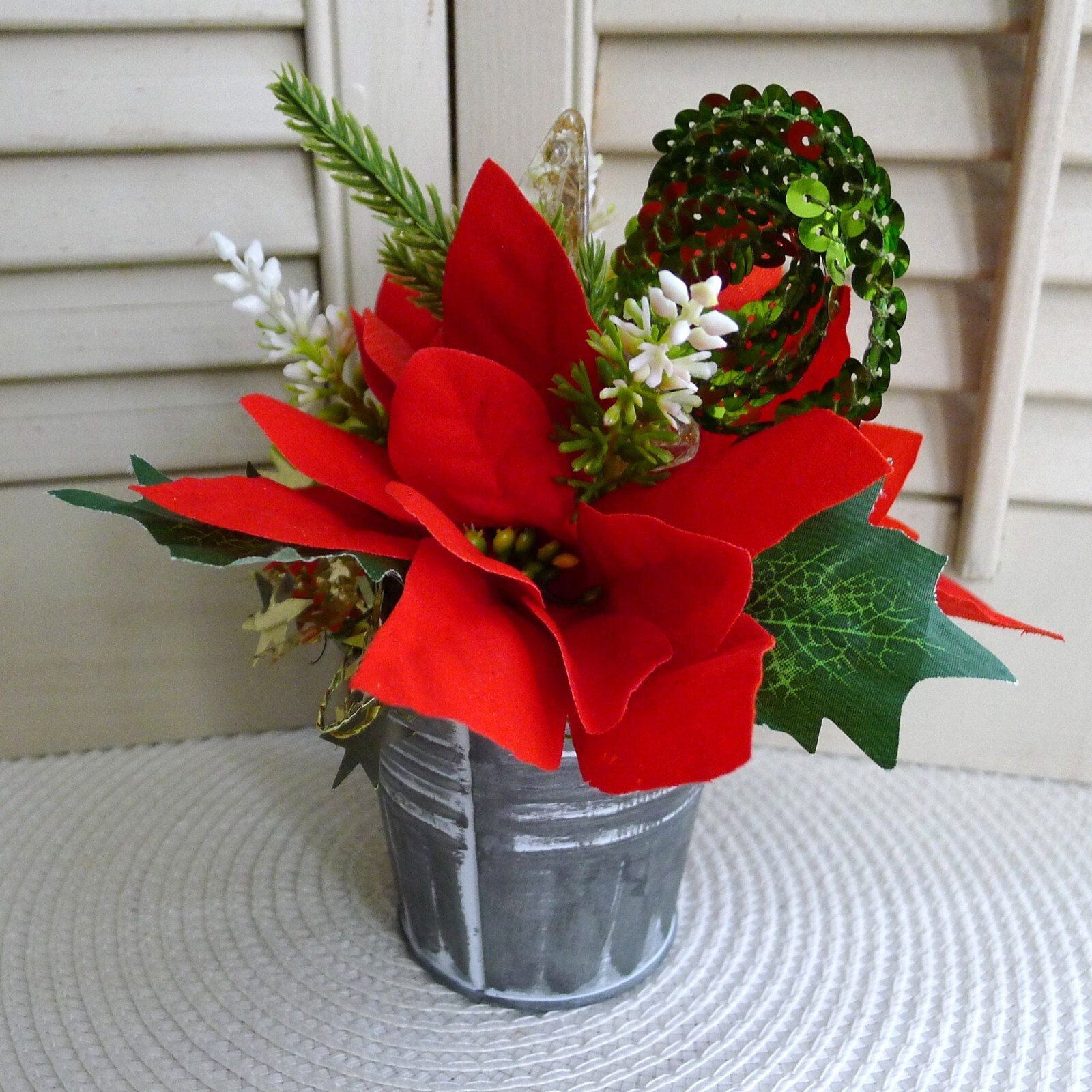 Christmas Tiered Tray Floral Seasonal Red Poinsettia Vintage Ornament 6.5″