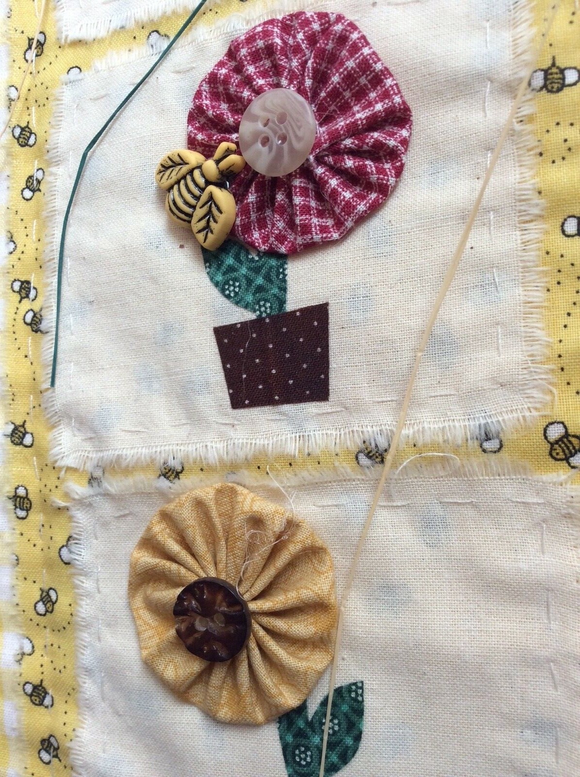 Flower Pots Honey Bees Wall Table Decor Quilted 5+X 10-1/2” Rustic Handmade USA