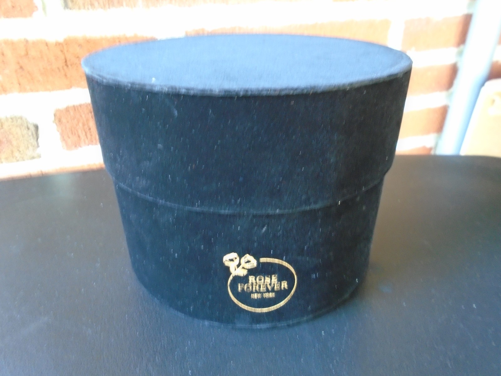 Rose Forever New York Real Preserved 9 White Roses Black Round Velvet Box