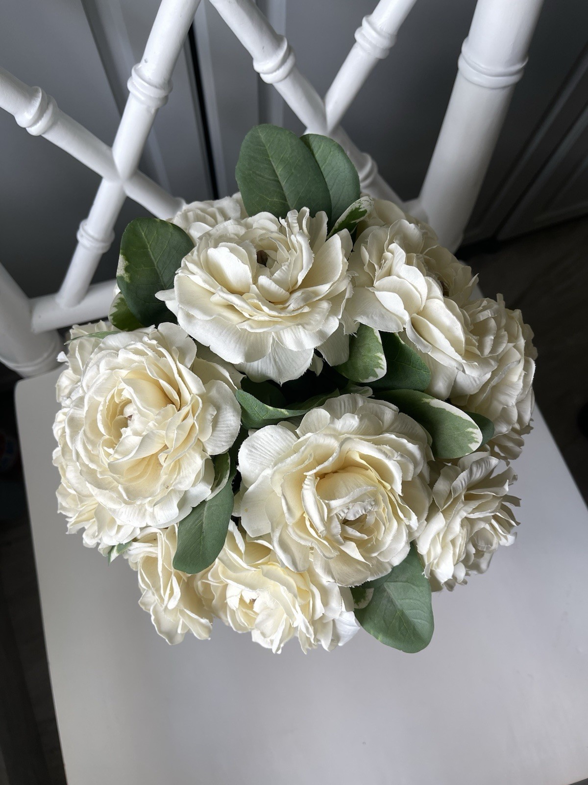NDI Floral Arrangement White Cream Lattice Trellis Urn Pedestal Vase Used