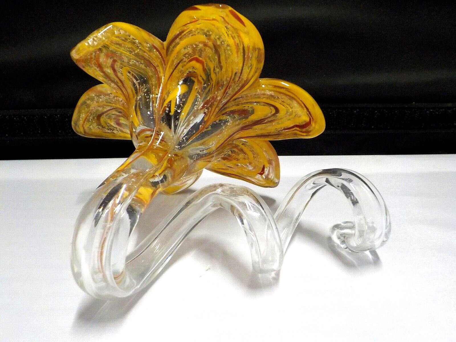 BEAUTIFUL MURANO 6 PETAL ORANGE AND RED FREE STANDING GLASS FLOWER PREOWNED