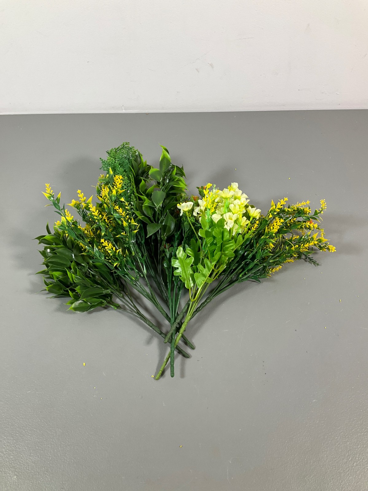 WAKISAKI 9-Bundle Multi-Species Realistic Faux Plants Artificial Flowers for Out