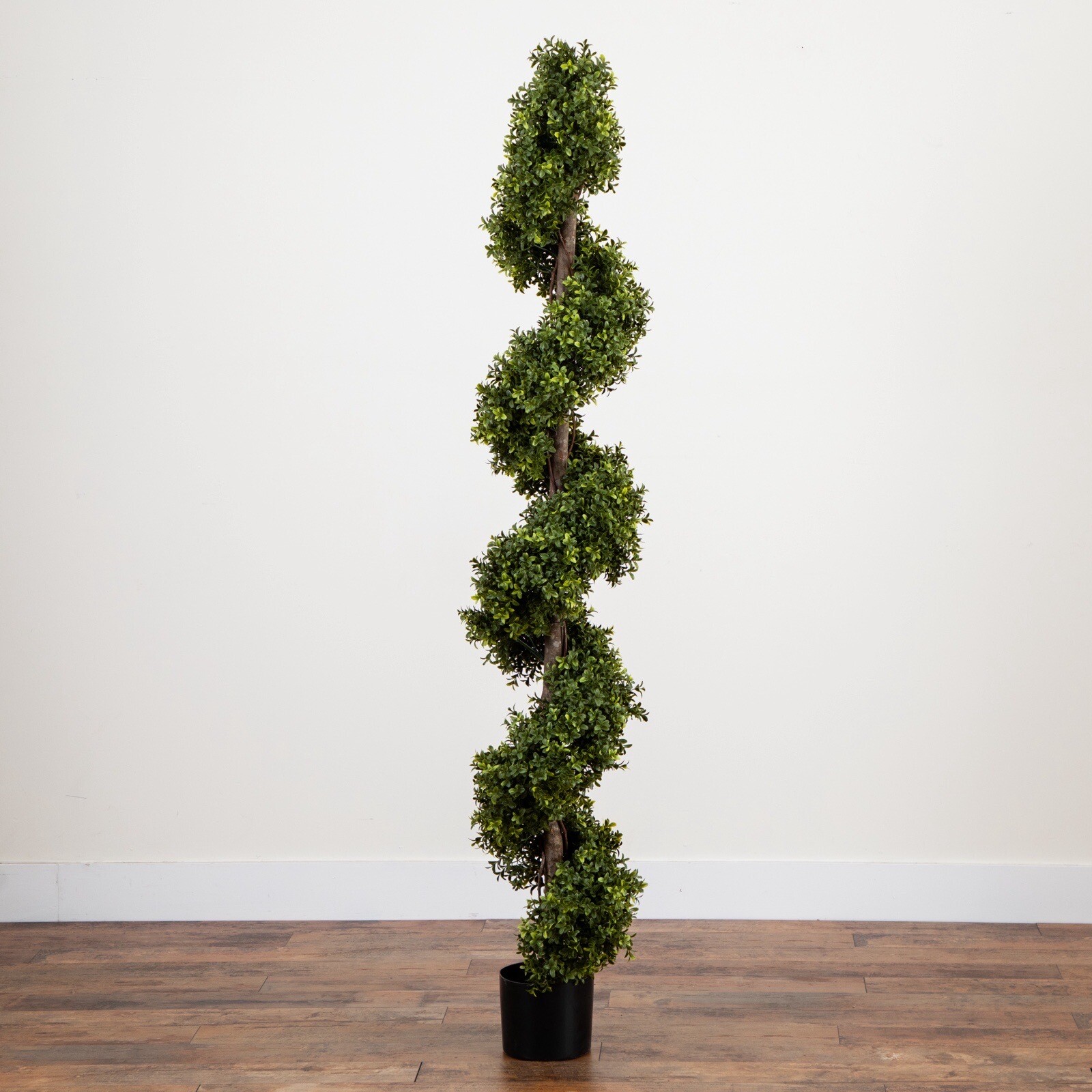 6’ Topiary Boxwood Spiral Artificial Tree UV Indoor/Outdoor. Retail $199
