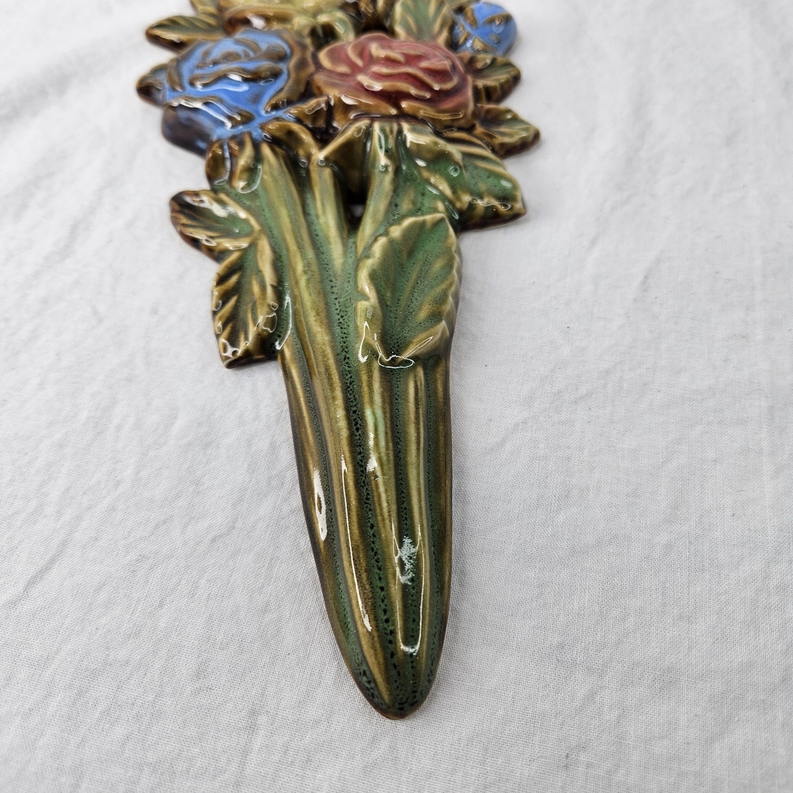 Ceramic Flowers Wall Hanging Decor Rose Bunch 9.25″x4.25″