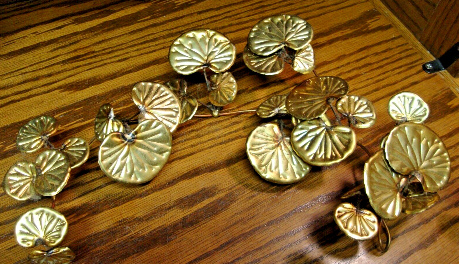 Gold Tone Metal Wall Decor Vintage~Vine w/Leaves~Accent Piece 20″ Length 210