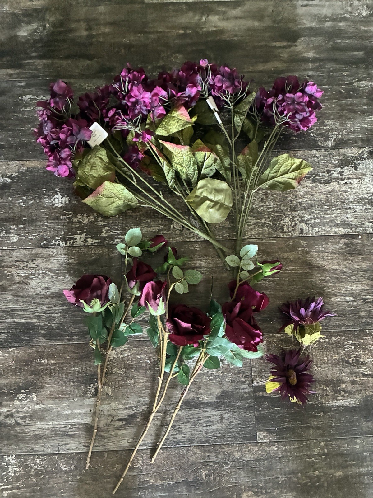LOT OF DARK PURPLE HYDRANGEA ROSES