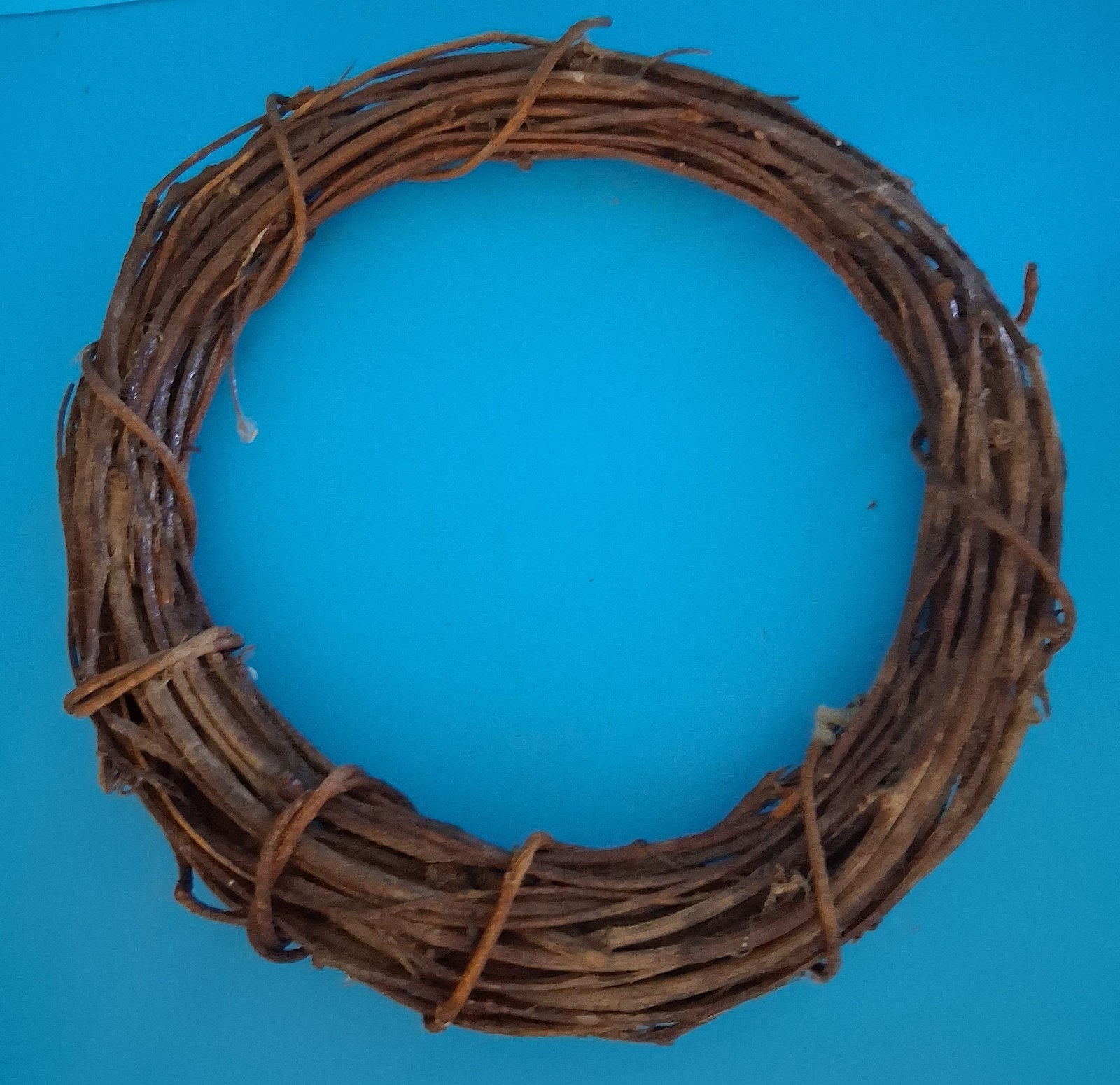 13″ to 14″ Grapevine Wreath for Crafting Projects