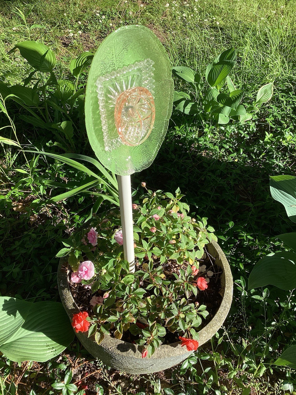 Unique Oval Shaped Green Glass Flower For Garden