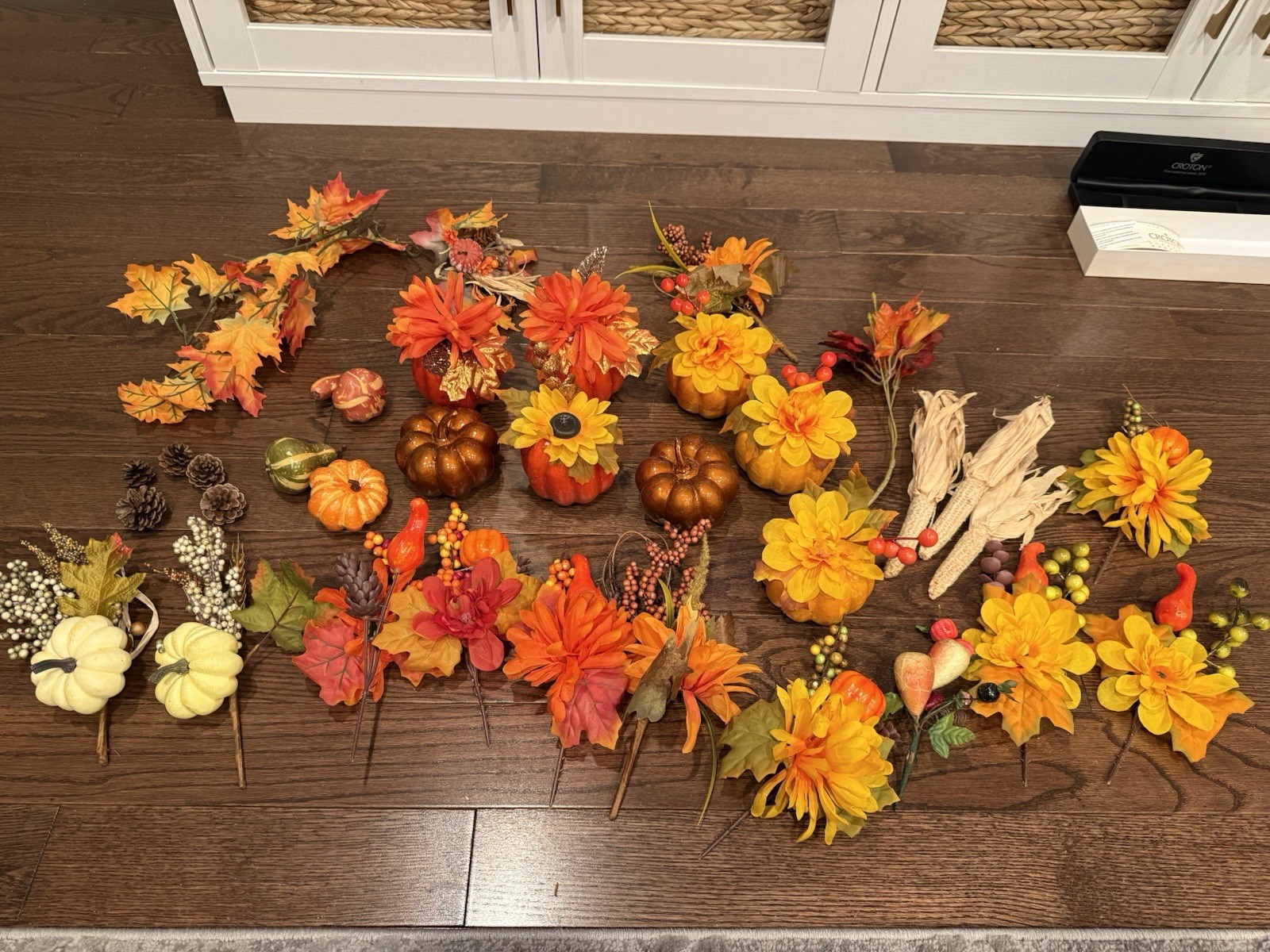 30 +Pcs Artificial Fall Decorations-Floral Picks, Pumpkins, Acorns & Garland