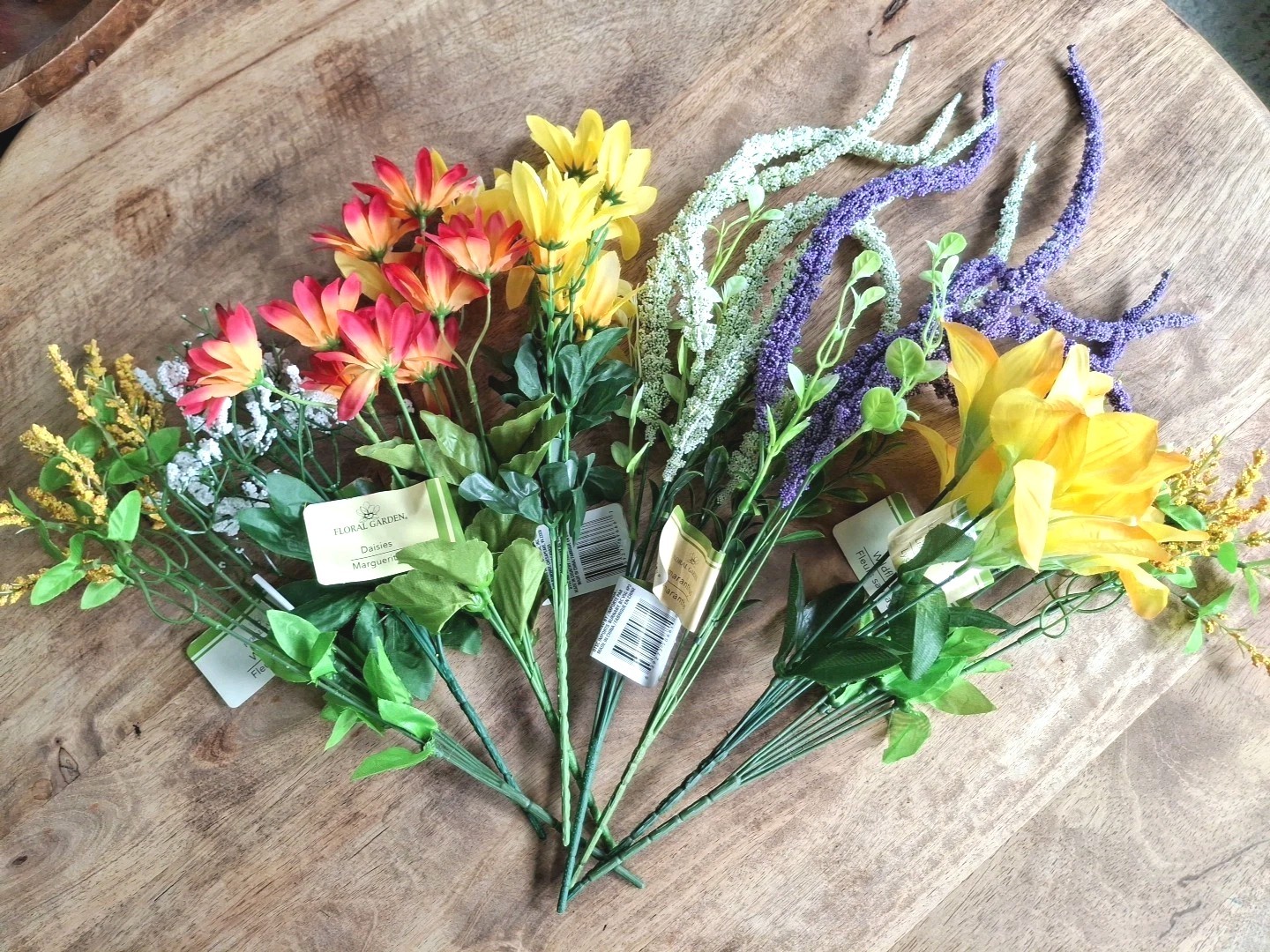 Artificial Flowers Bundle. Daisies, Babies Breath, Amaranthus, Lilies,…