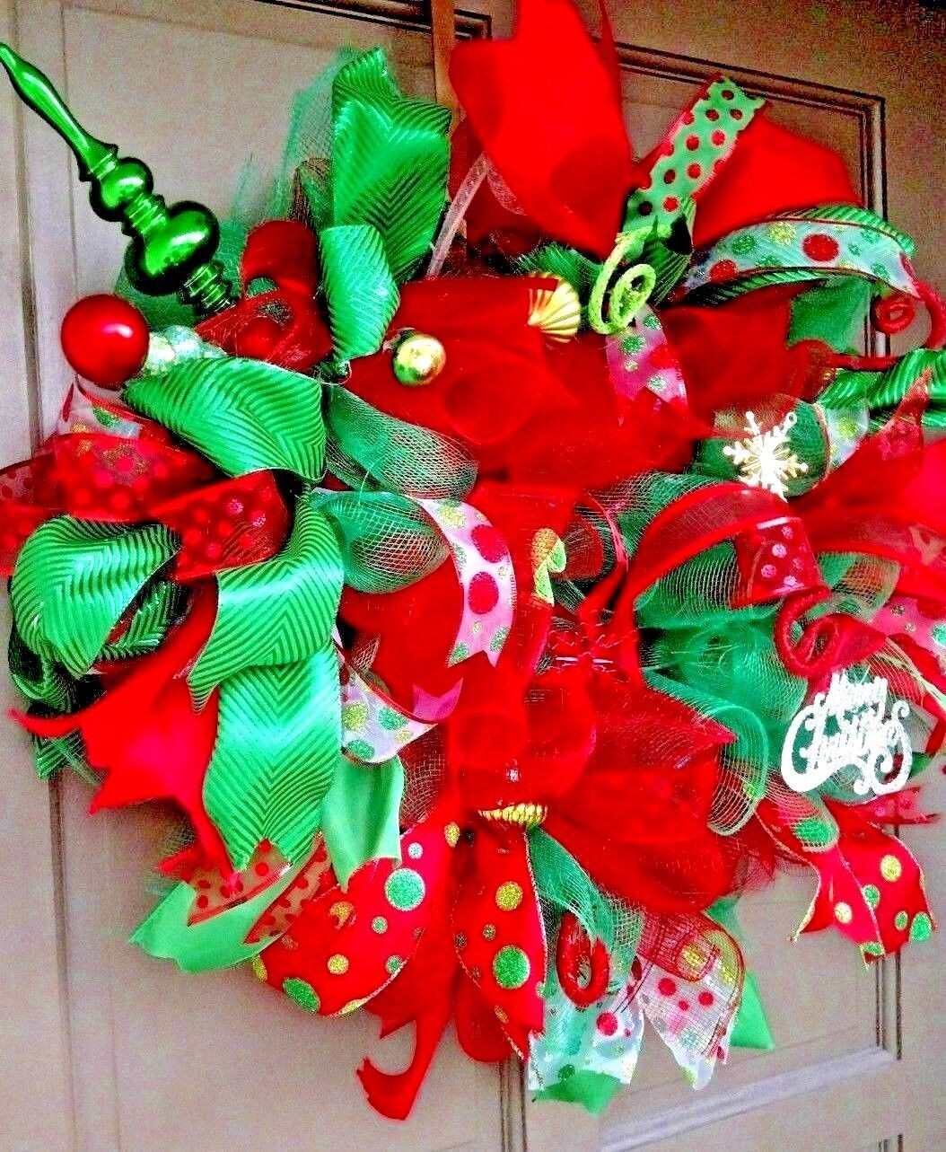 Handmade Christmas Wreath with Lights, 24″ Deco Mesh, Red/Green Door Decor