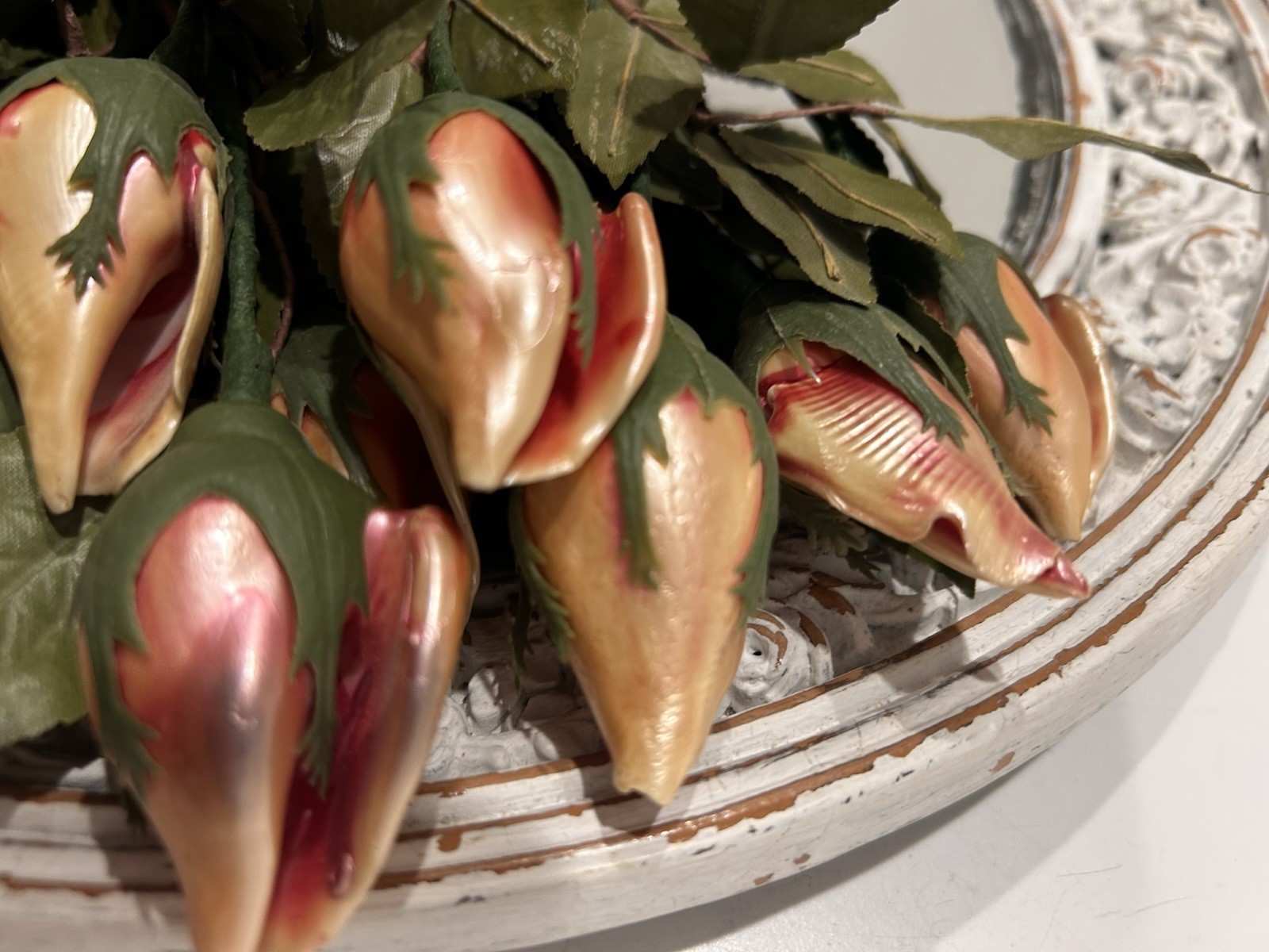 Handmade Hand Painted Long Stem Sea Shell Rose Buds Realistic Bouquet 12