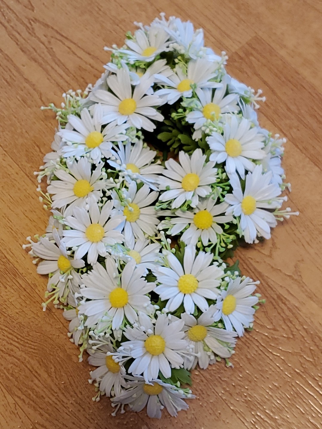 1970’s Faux Floral Centerpiece Taper Holder- White Daisies Plastic Flowers 12″