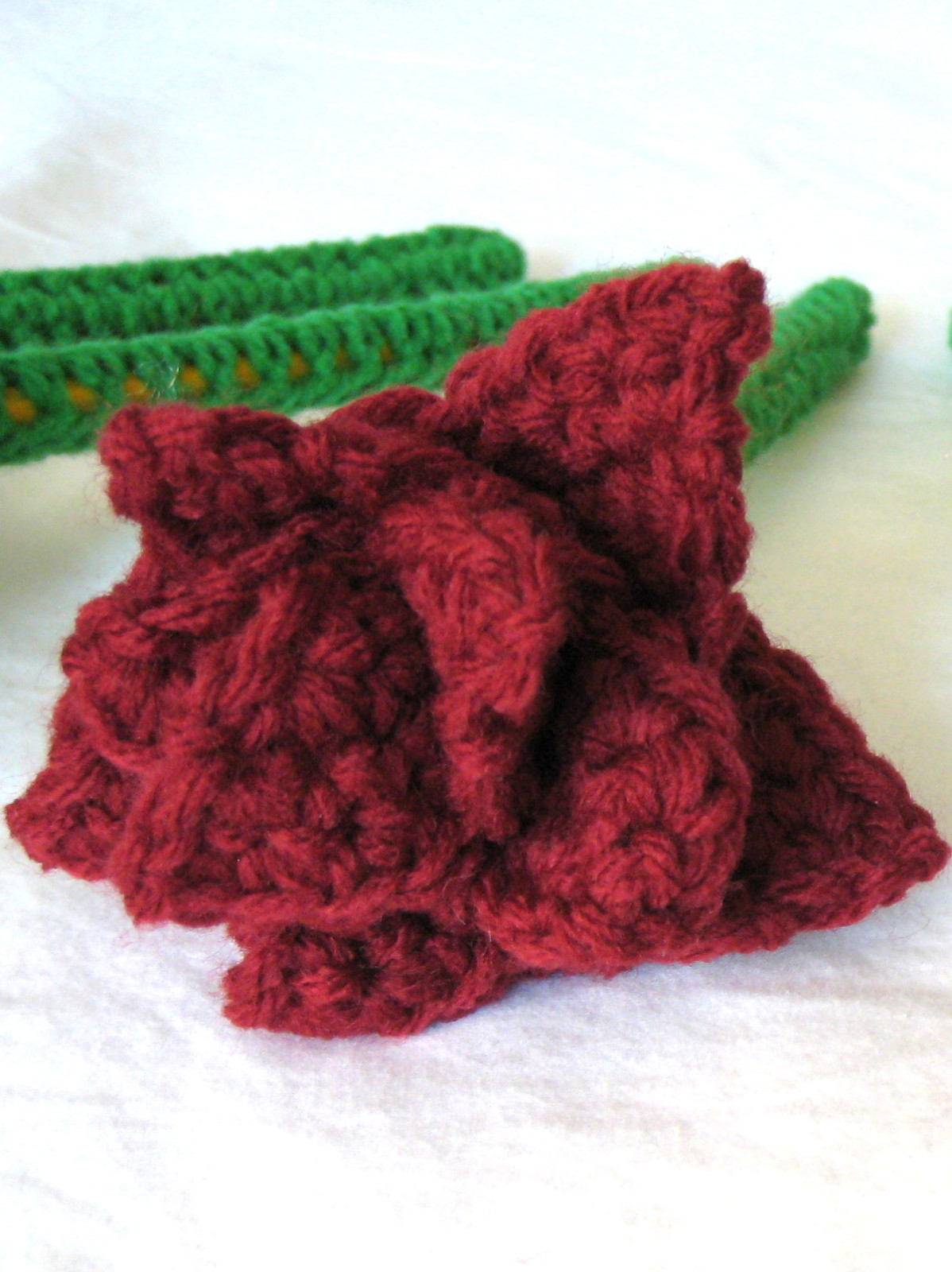 6 HANDMADE Knit CROCHET Long GREEN Stem MAROON ROSE Flower FLORAL Decor BOUQUET!