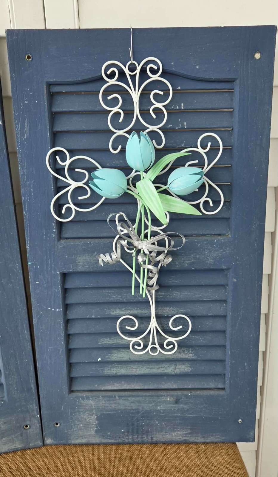 VTG Metal Art Curled Wire Cross w/Blue Tulips & Silver Bows Wall or Door Decor