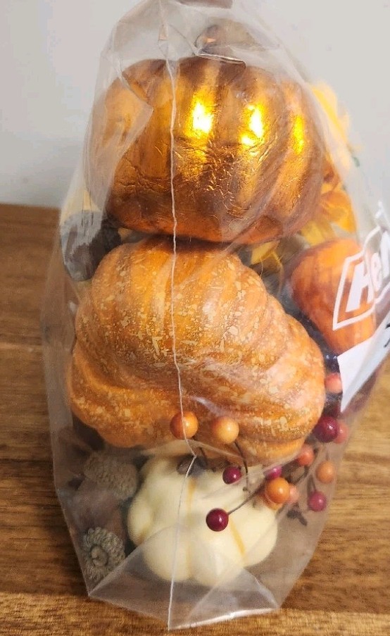Great Lot of Decorative Fall Autumn Pumpkins Acorns Berries Bowl Vase Filler