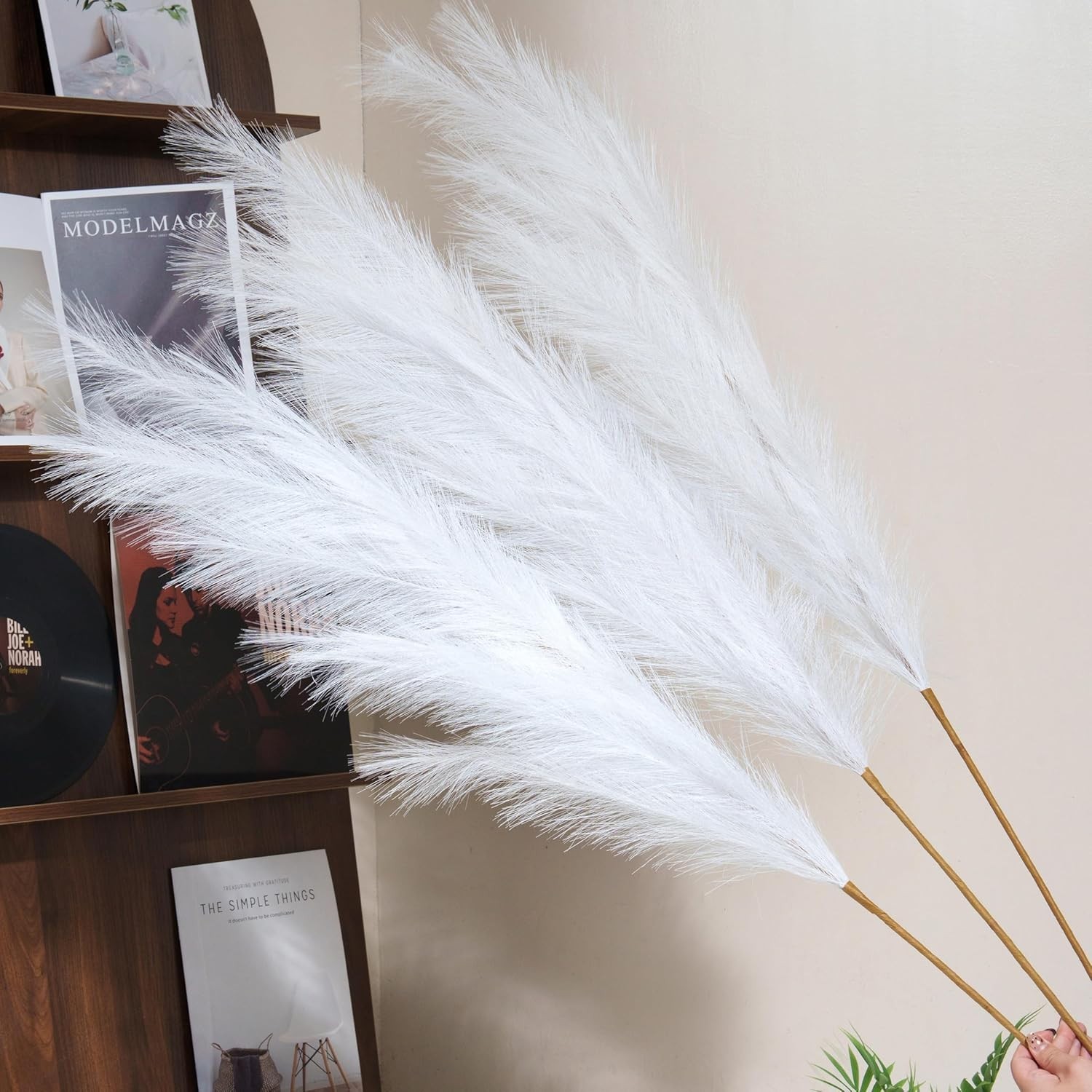 Timeless Faux White Pampas Grass 43.3” – Shed-Resistant 8pcs Floral Arrangement