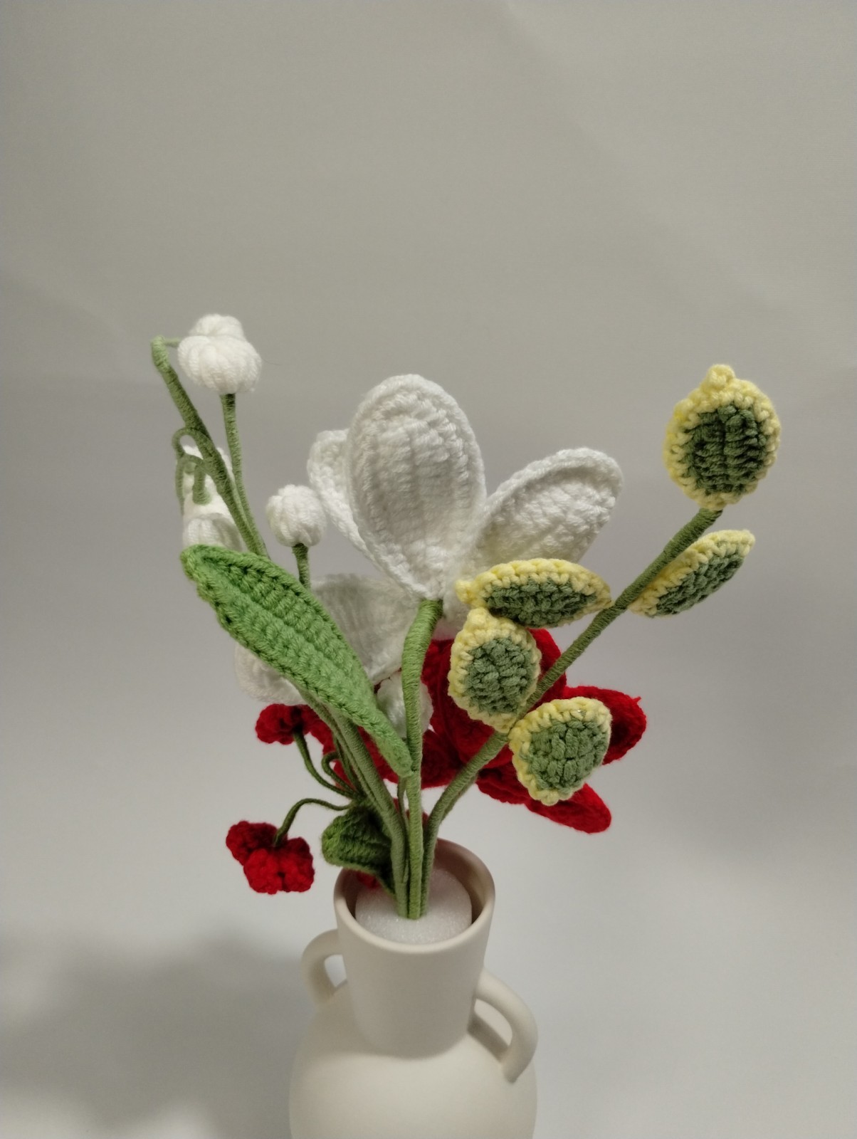 Crochet Flower Bouquet in Vase – Red White – Green Leaves – Baby’s Breath