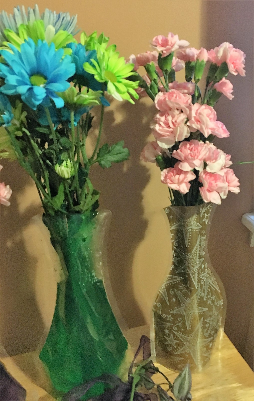 Unique, Stylish, Collapsible Flower Vase. Decorative Designs. Plastic
