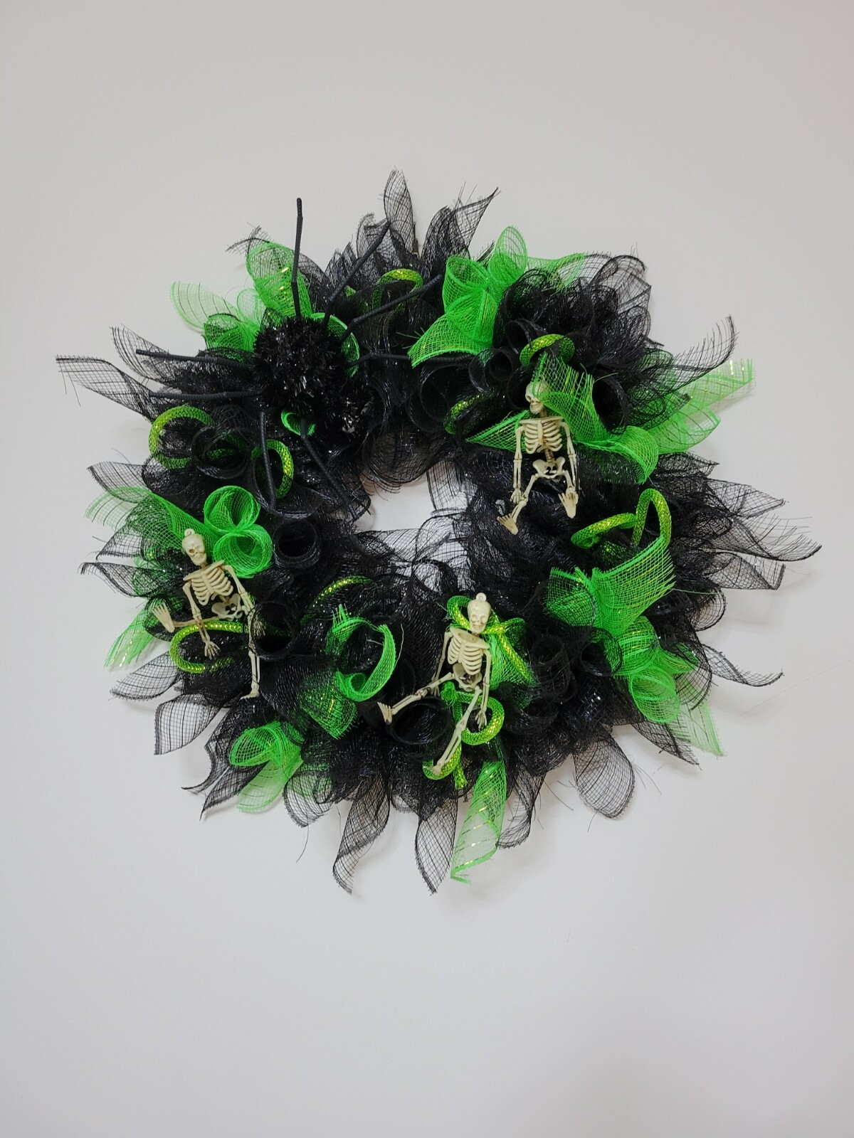 Halloween Deco Mesh Front Door Wreath Wall Decoration 18″ black green skeleton