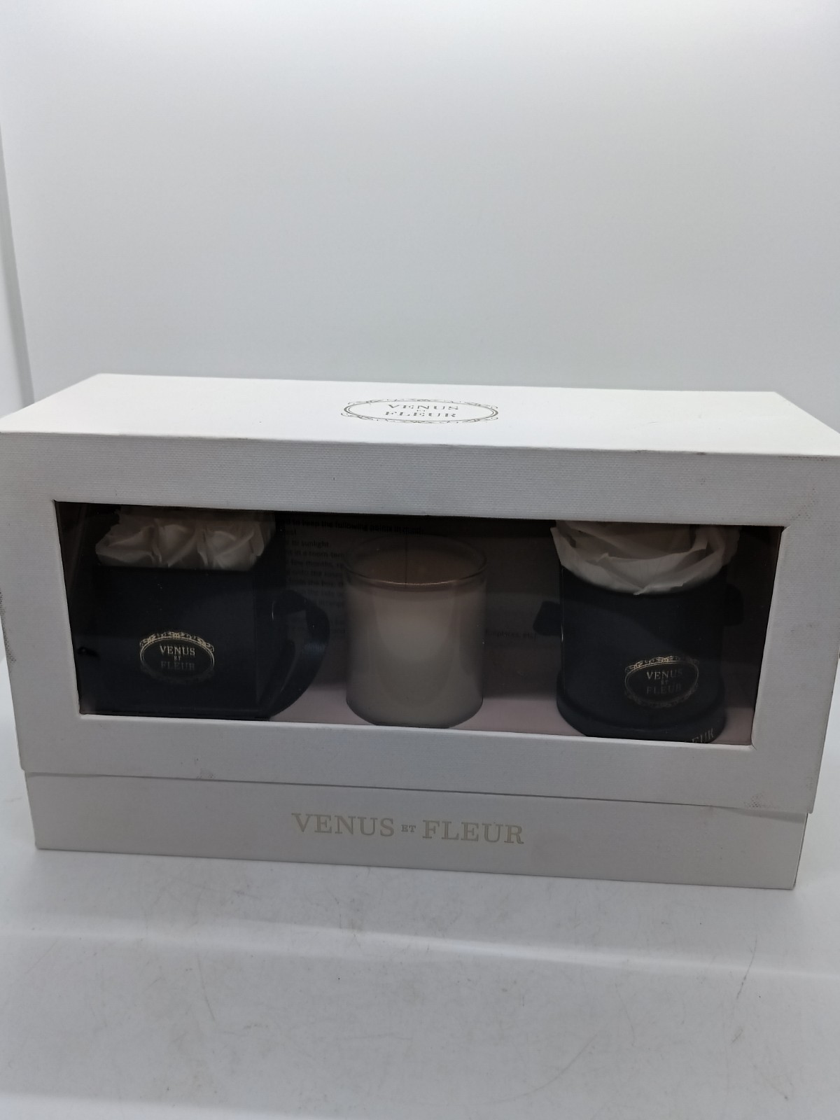Venus et Fleur box Rose Box – Eternity Roses & Candle