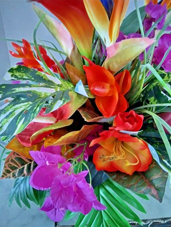 Artificial tropical floral arrangement (ROUND)