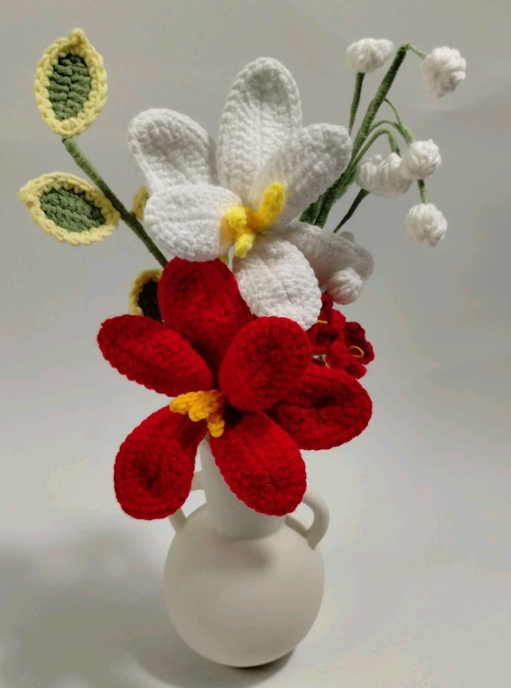 Crochet Flower Bouquet in Vase – Red White – Green Leaves – Baby’s Breath