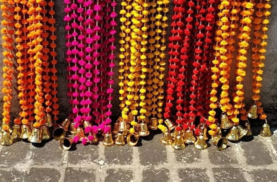 Wholesale Indian Mariold Strings Flower Garlands Indian Ceramony Wall