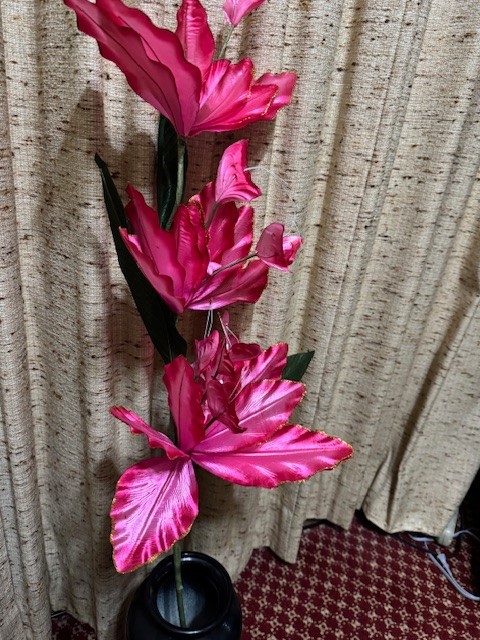 Silk Lily Stem Flowers-2 white w/ Butterflies & 4 red Lillies