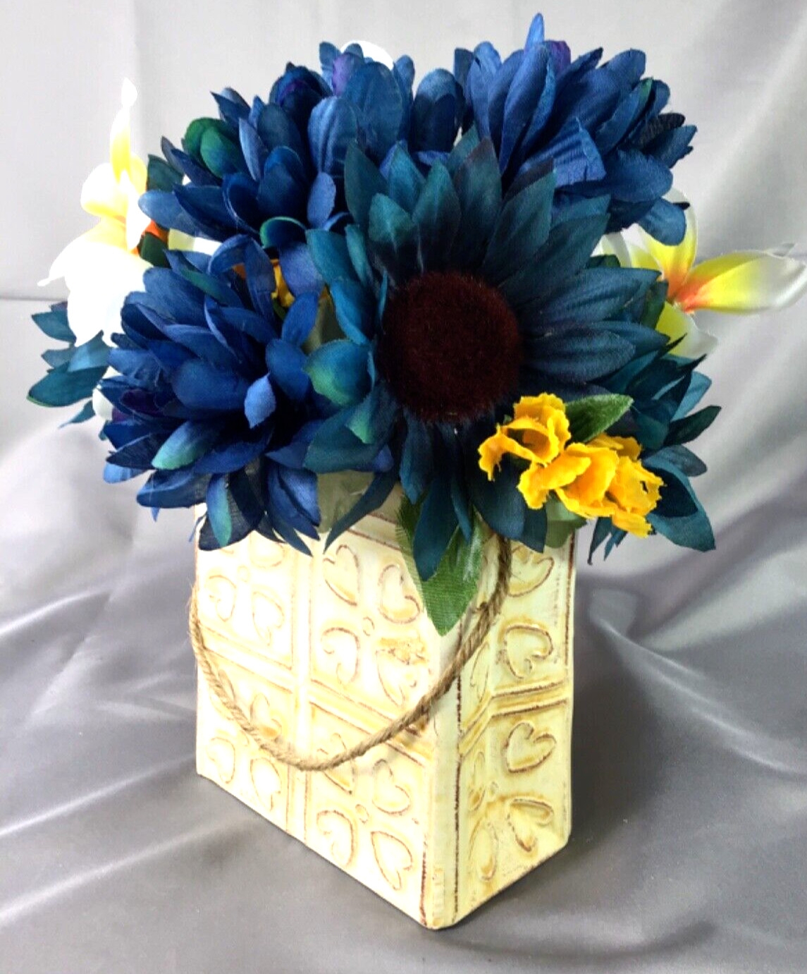 Square 5” Angel Planter Vase Gorgeous Blue White Yellow Floral Arrangement