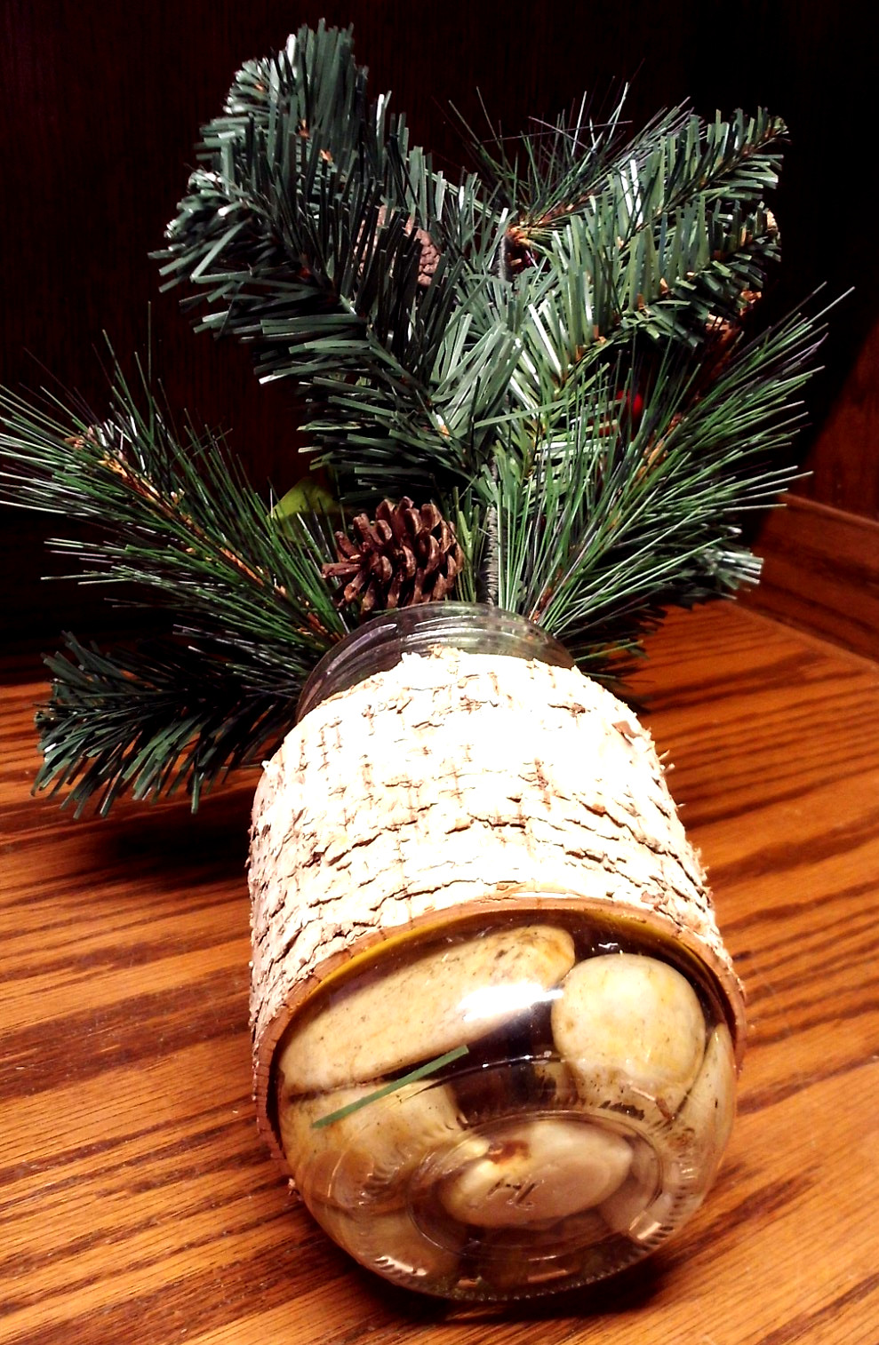 CHRISTMAS 16″ Centerpiece Faux Berries-Greenery-Cones-Glass Jar-Bark-Rocks 1013