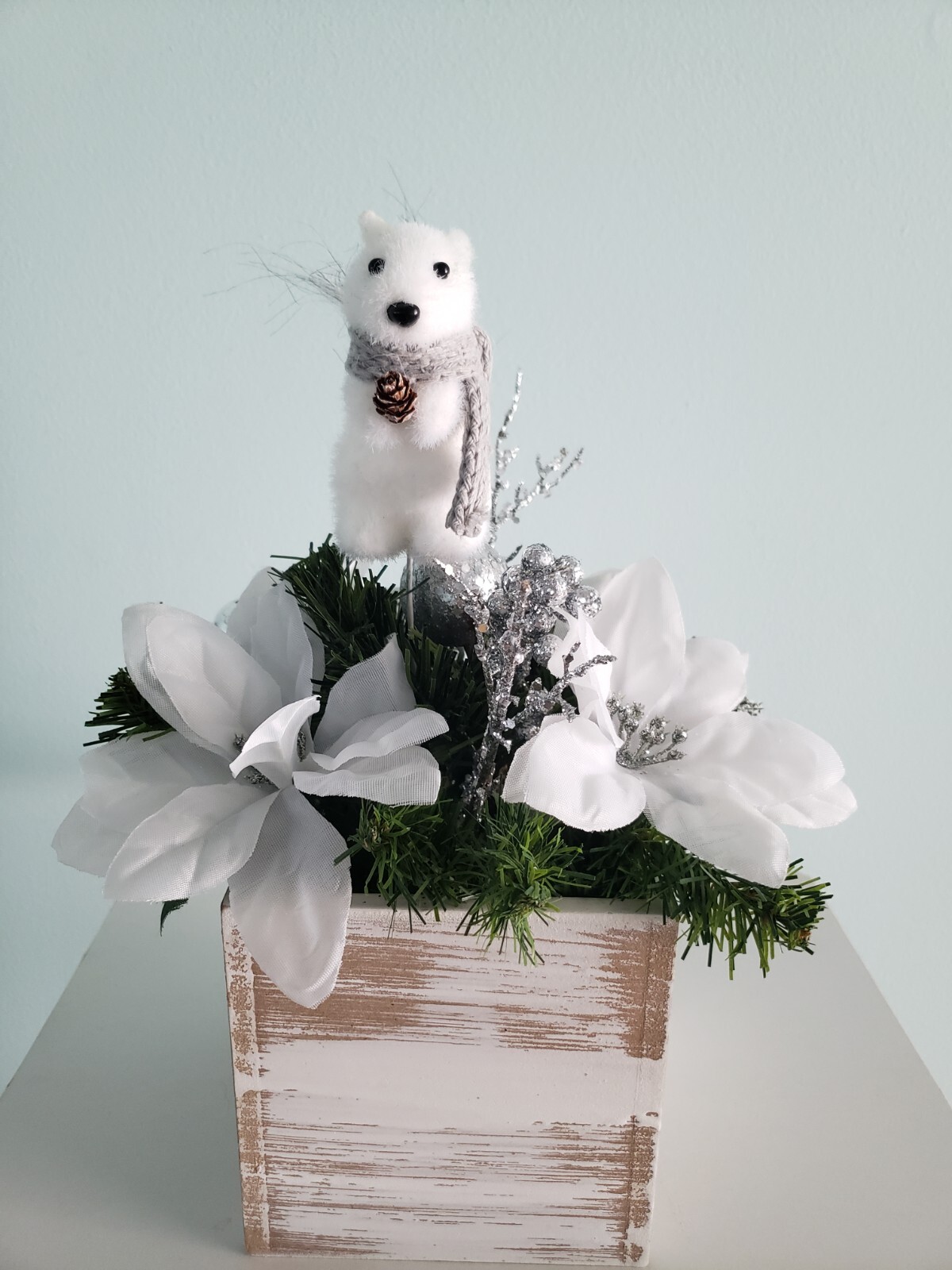 Christmas Rustic Farmhouse Floral Arrangement Decor In Wood Box White Silver