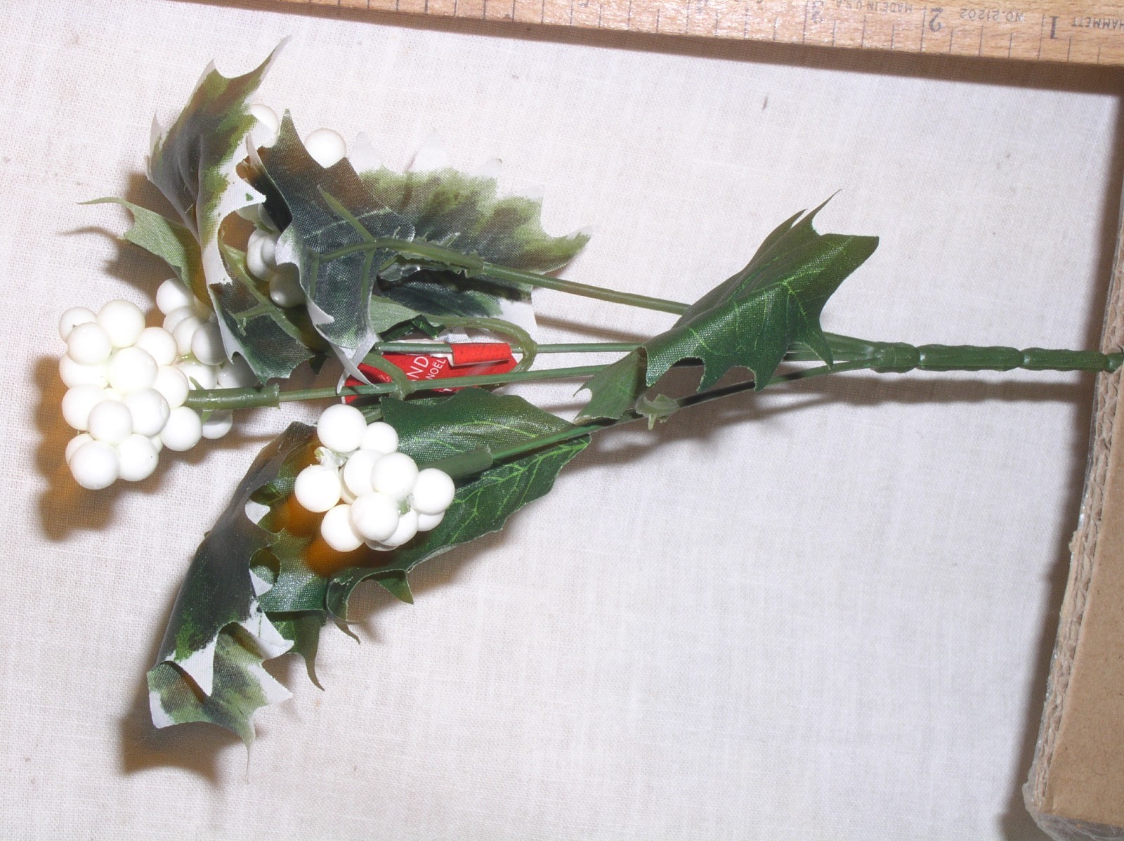 12 RED + 12 WHITE NEW ASHLAND CHRISTMAS HOLLY BERRY BUSH SPRIG SILK FLOWER BUNCH