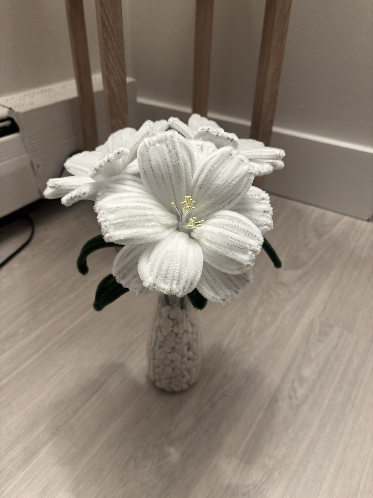 Artificial White & Green Floral Flower Arrangement Centerpiece in Clear Vase