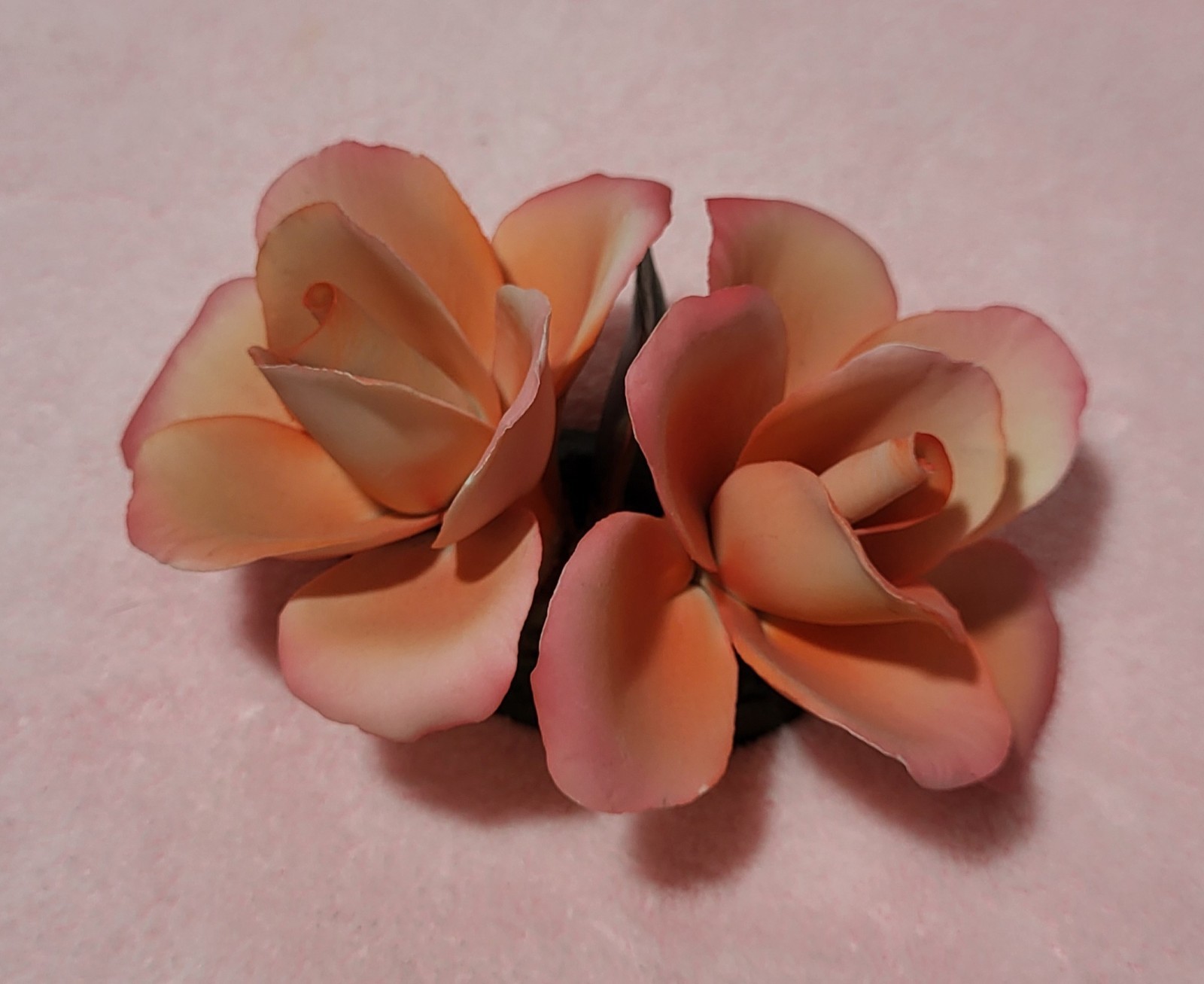 CAPODIMONTE PORCELAIN DOUBLE CORAL ROSES BY NAPOLEON OF ITALY