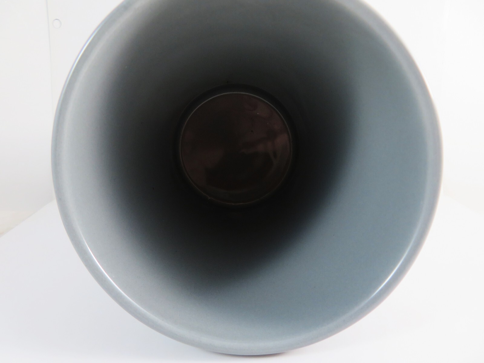 Ceramic Planter Curved Arc Lines Veined Exterior Gray Glossy Indoor 5.5 Inch