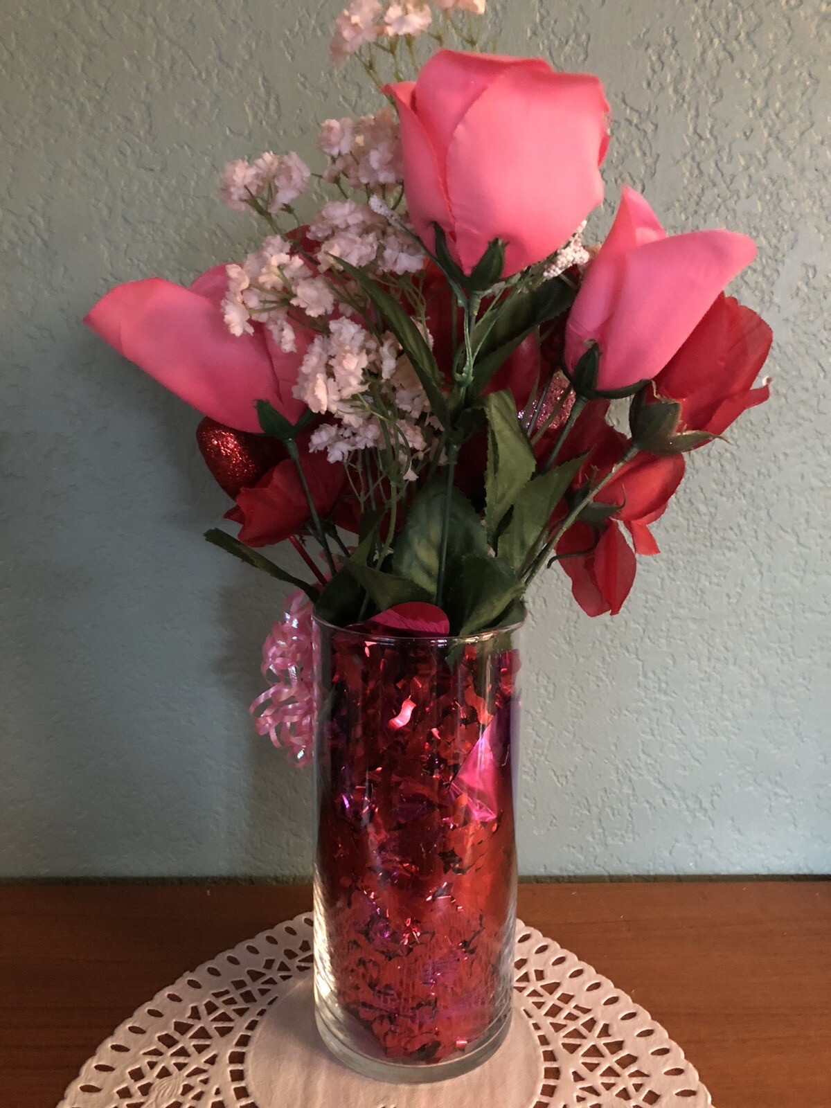 VALENTINES DAY ROSES FLORAL VASE ARRANGEMENT CENTERPIECE GIFT HEARTS LOVE