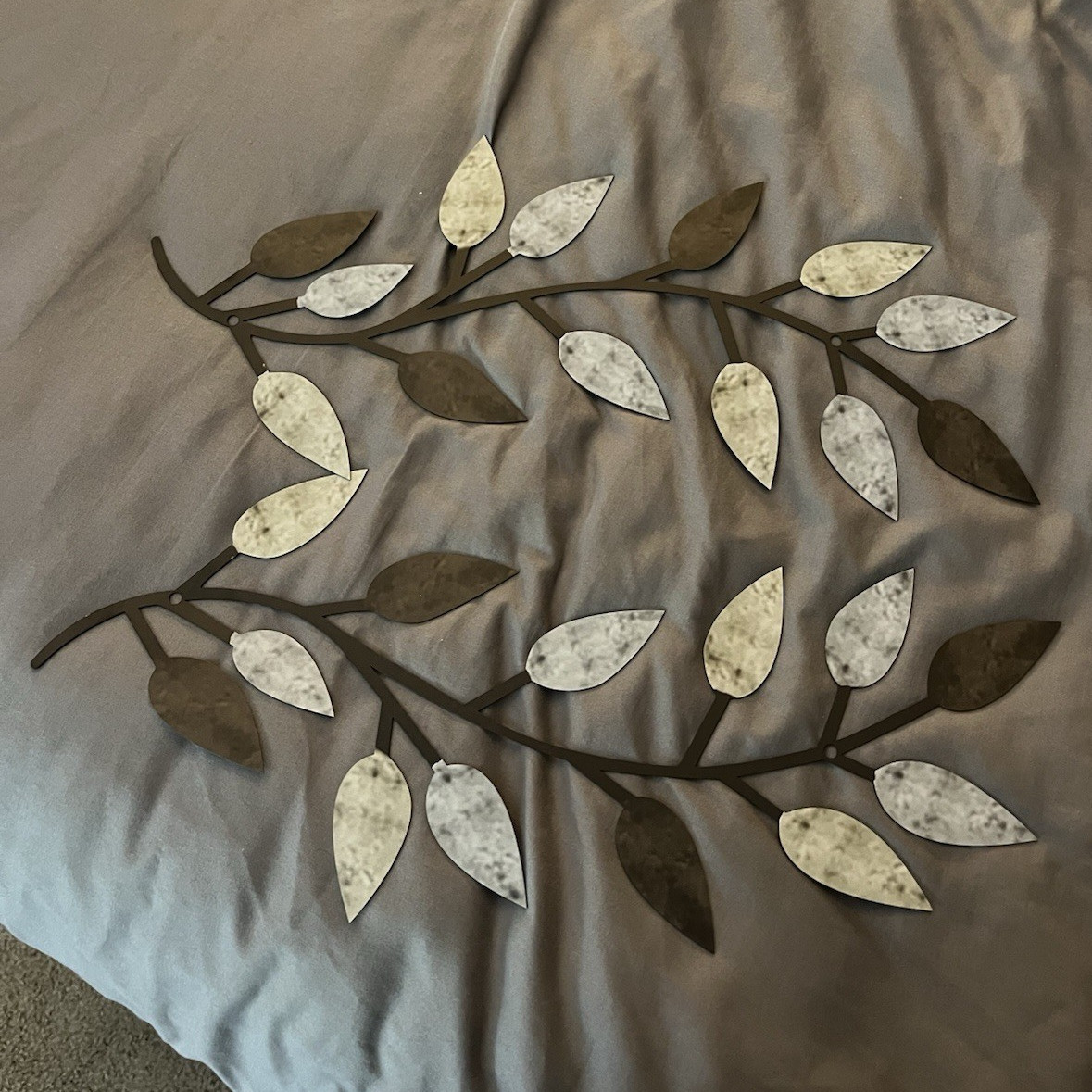 Metal Branch Leaf Wall Decor, Artificial Leaves Theme, Black & Silver