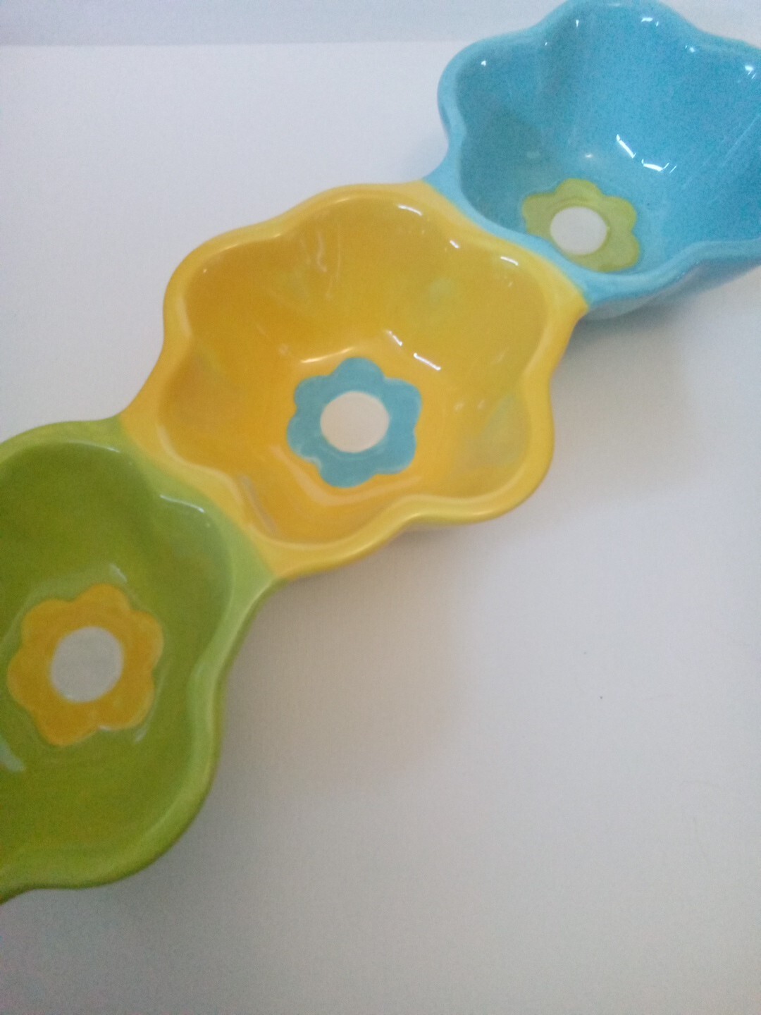 Flower Chip Tray Condiments 3 Bowls Yellow, Green, Blue, White BIG Serving Bowl